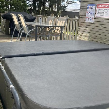 Pet Friendly 2-Bed Lodge Near Preston & Blackpool Exterior photo