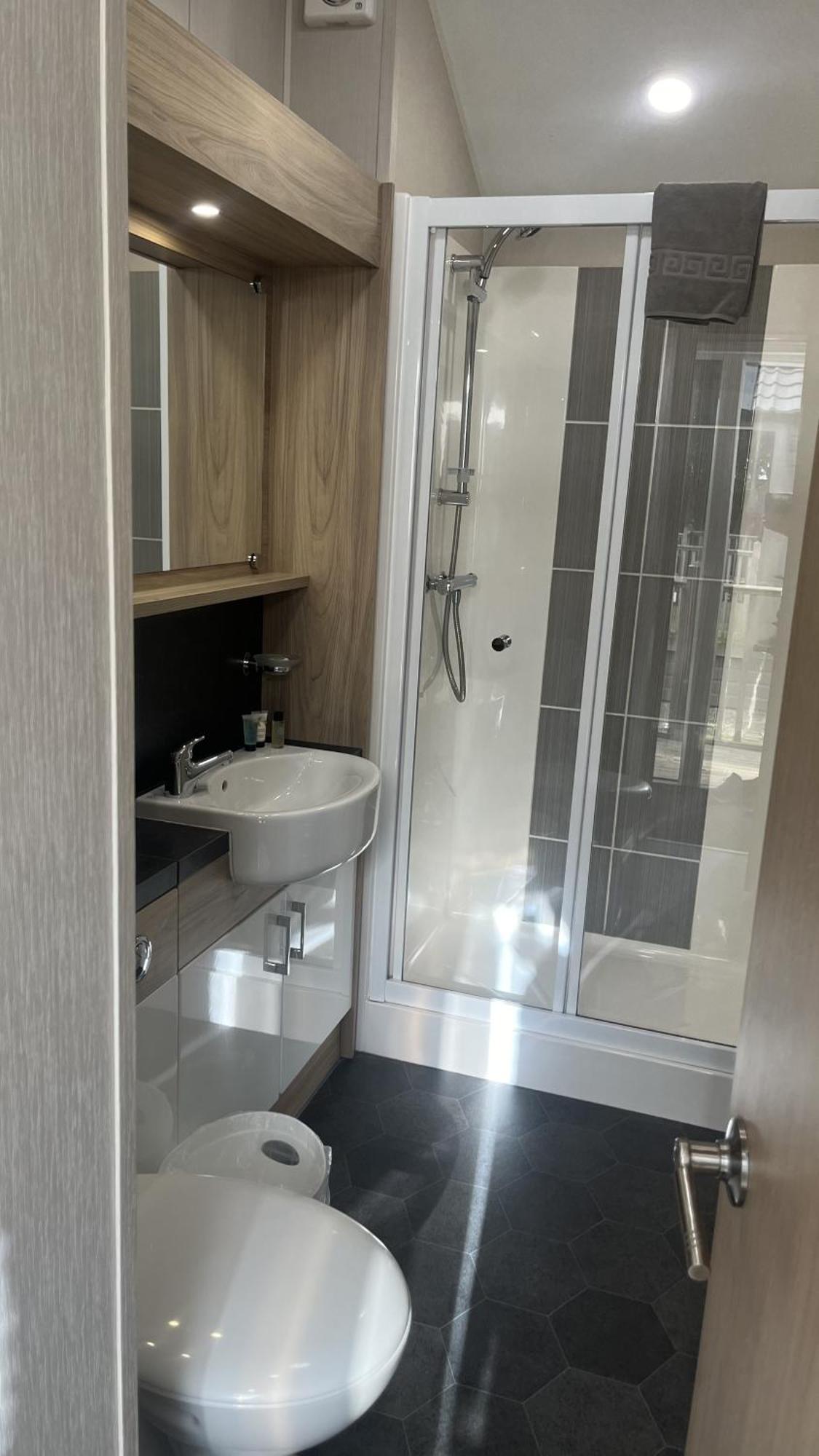 Pet Friendly 2-Bed Lodge Near Preston & Blackpool Exterior photo