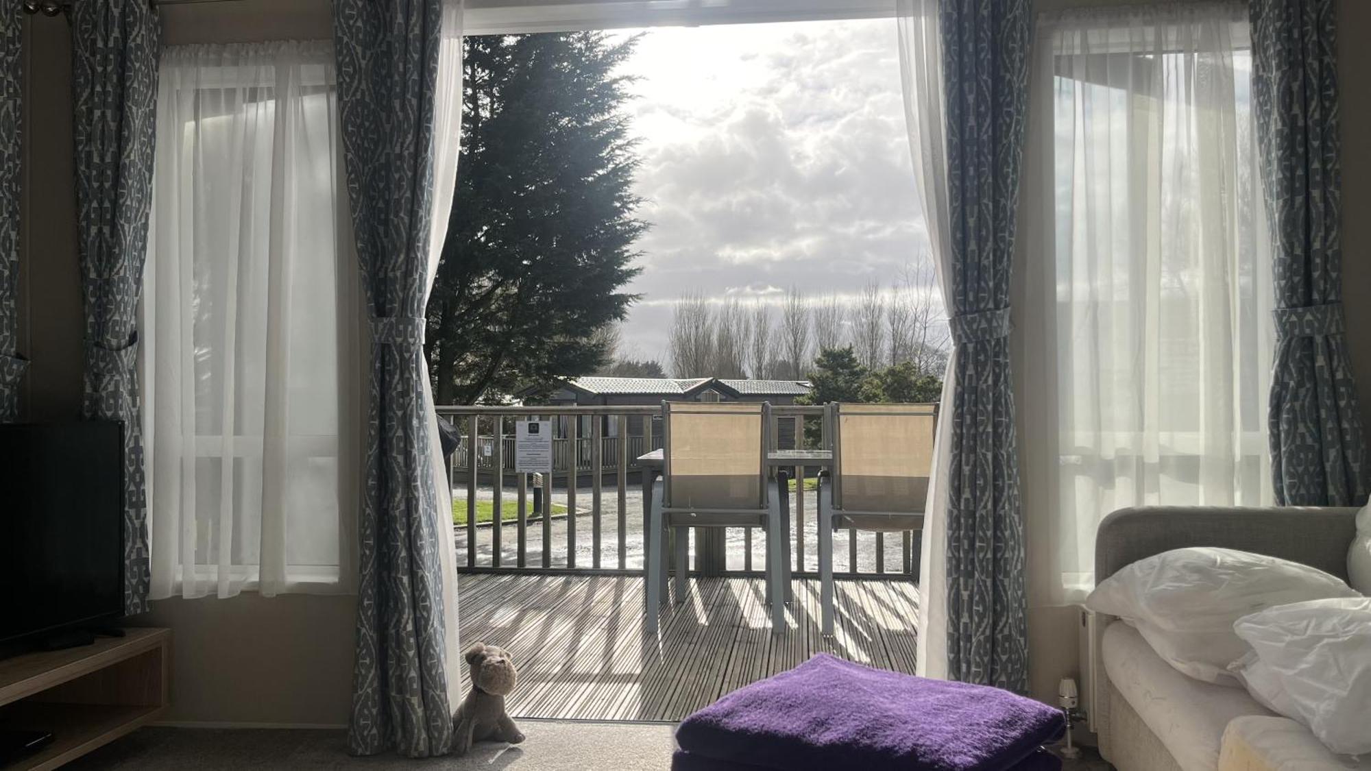 Pet Friendly 2-Bed Lodge Near Preston & Blackpool Exterior photo